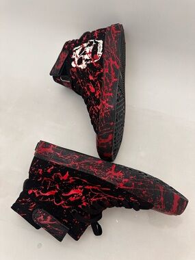 Men's Size 9 Black and Red High-Top Skull Sneakers